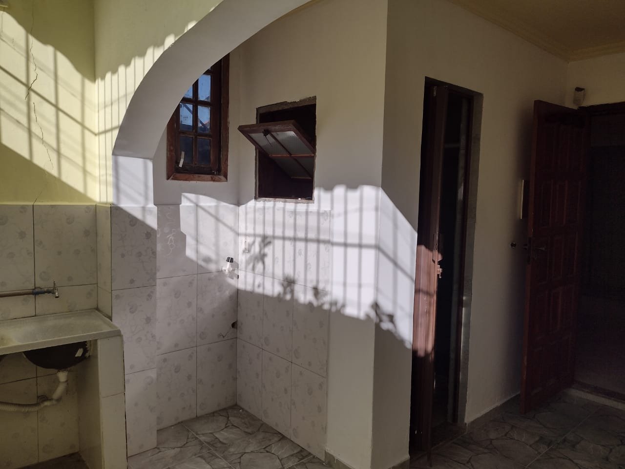 CS00008 - Casa 2 quartos sendo 1 Suíte na Lagoinha - São Gonçalo