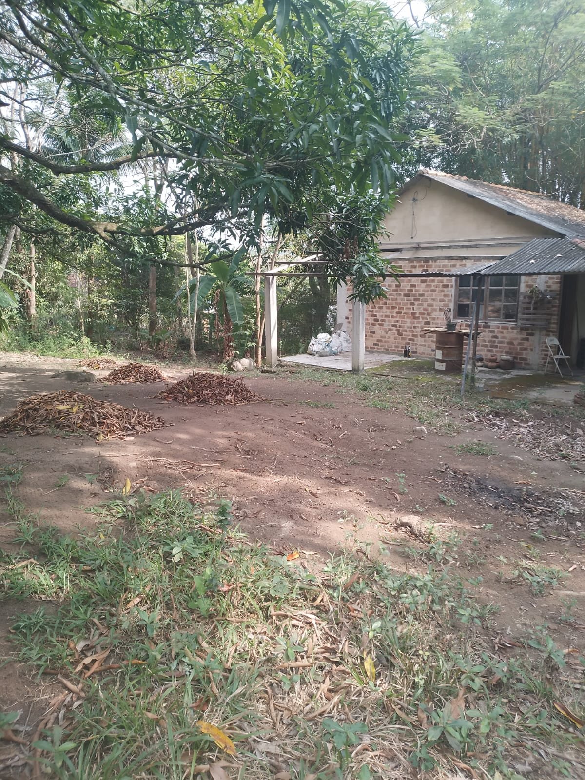 CS00010 - Sítio com Área 5.000mts 2  mais 3 terrenos e 1  lotes 60/61/62 em  Itaboraí, Rj.