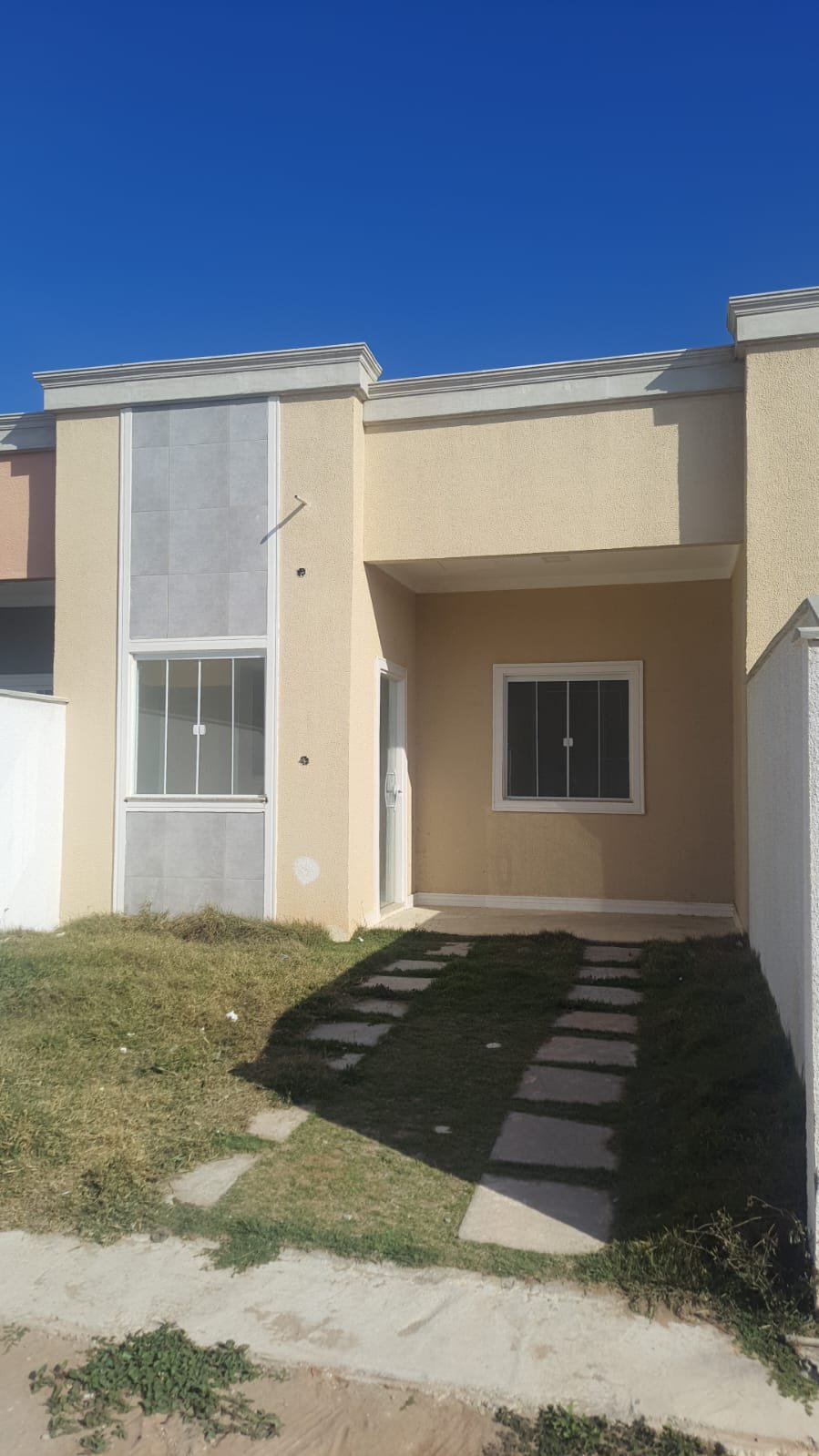 CS00014 - Vende-se kitnet NOVA a 2  minutos da praia de Cabo Frio, Unamar - RJ