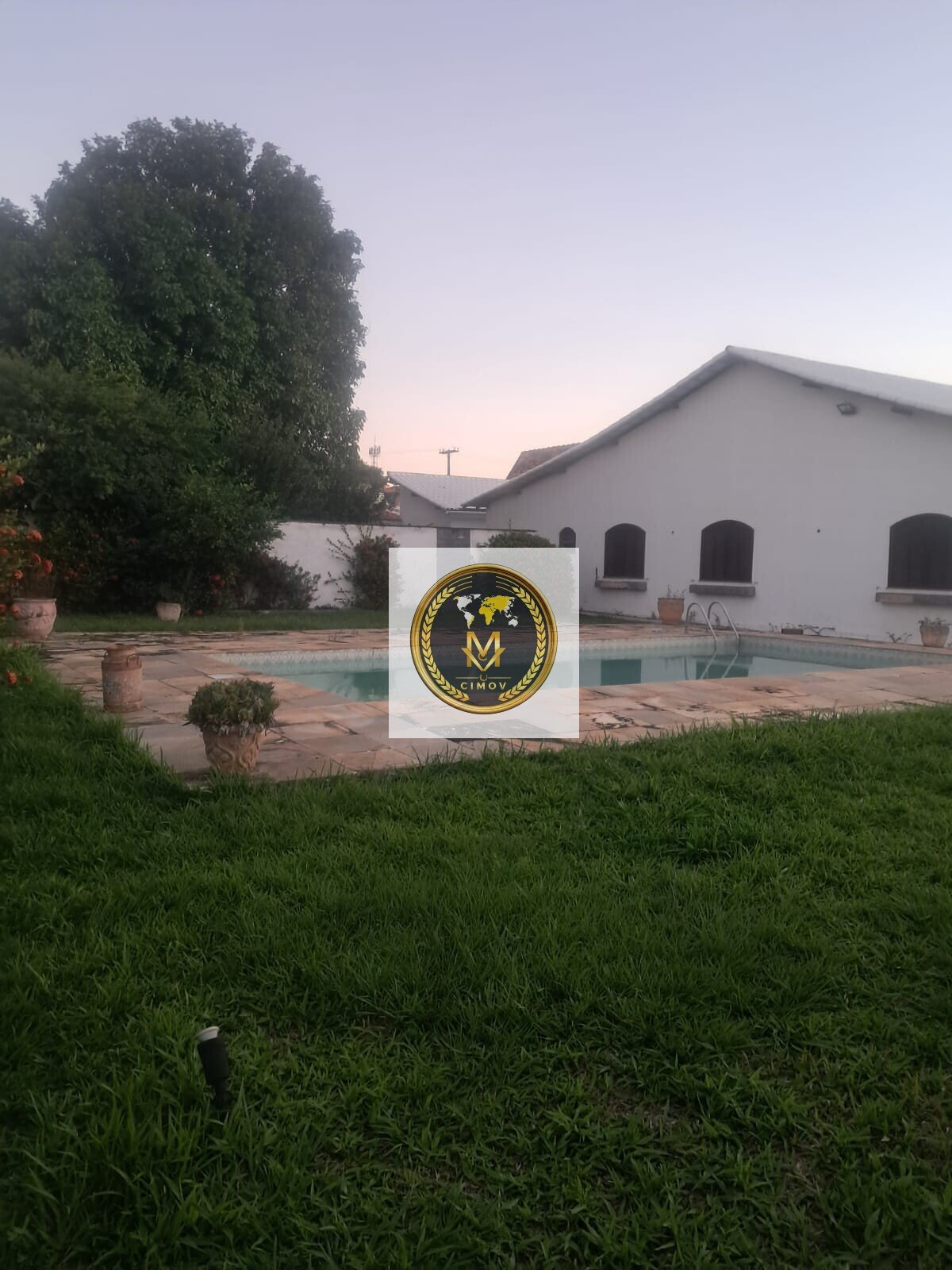 CS00030- Casa Térrea com Amplo Terreno de 1.020m² + Área de Lazer Completa - Excelente Oportunidade