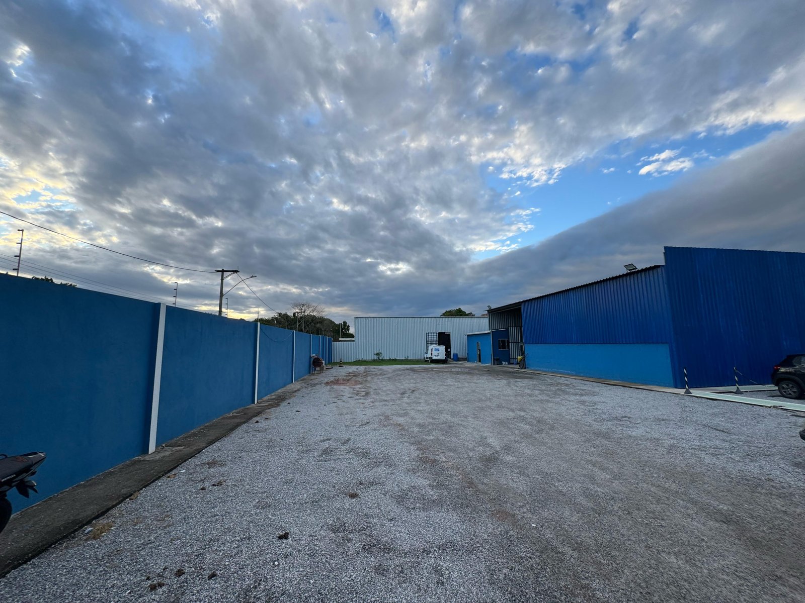 EMP0005 - EMPRESA EM FUNCIONAMENTO COM CONTRATO