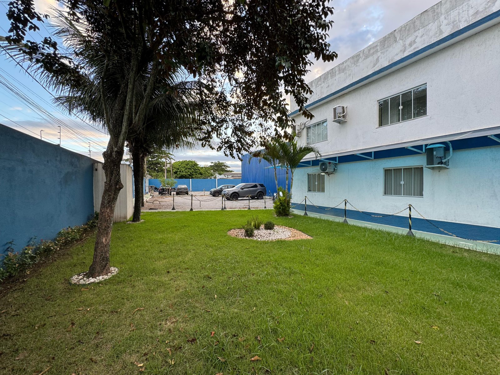 EMP0005 - EMPRESA EM FUNCIONAMENTO COM CONTRATO