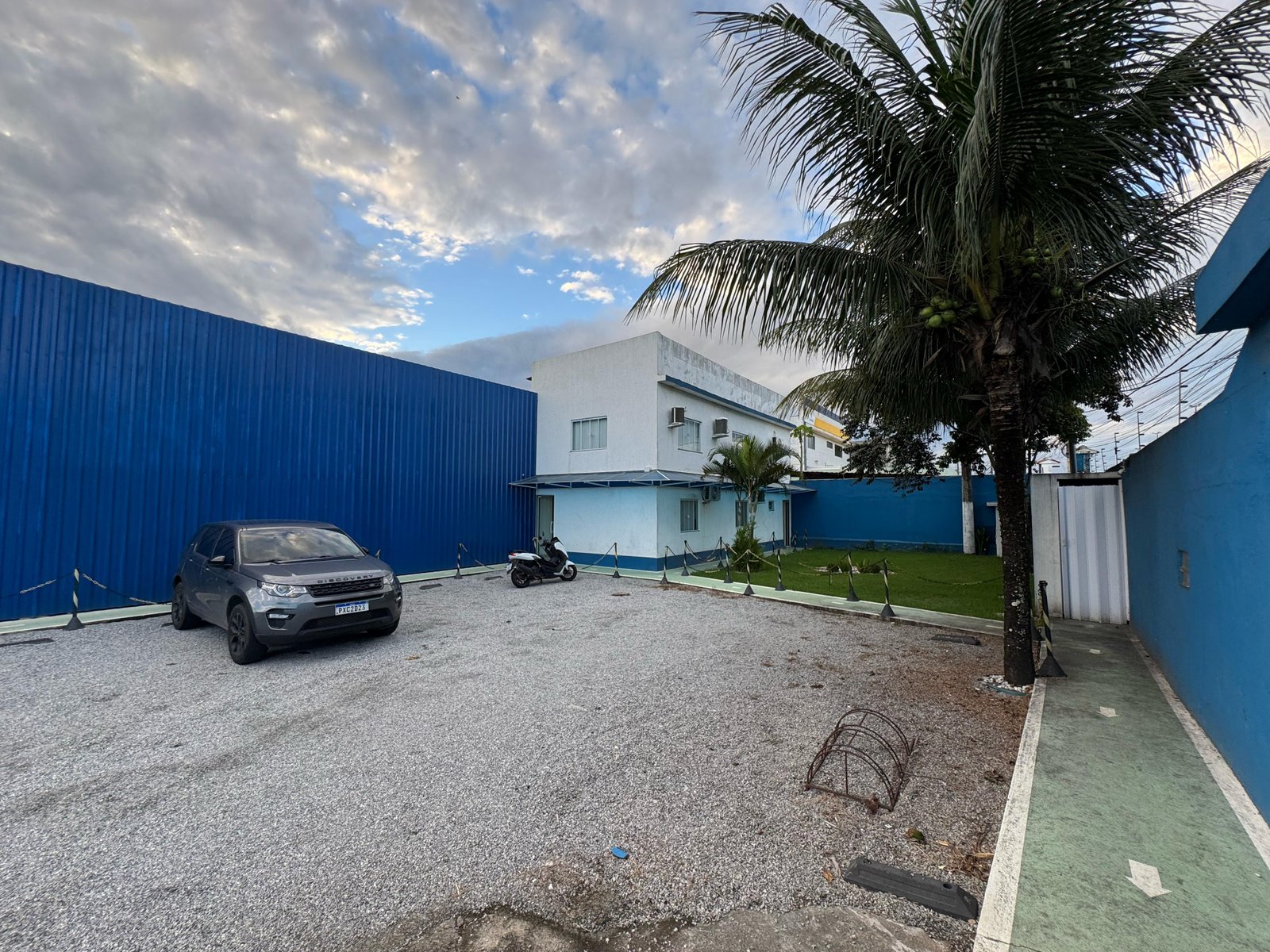 EMP0005 - EMPRESA EM FUNCIONAMENTO COM CONTRATO