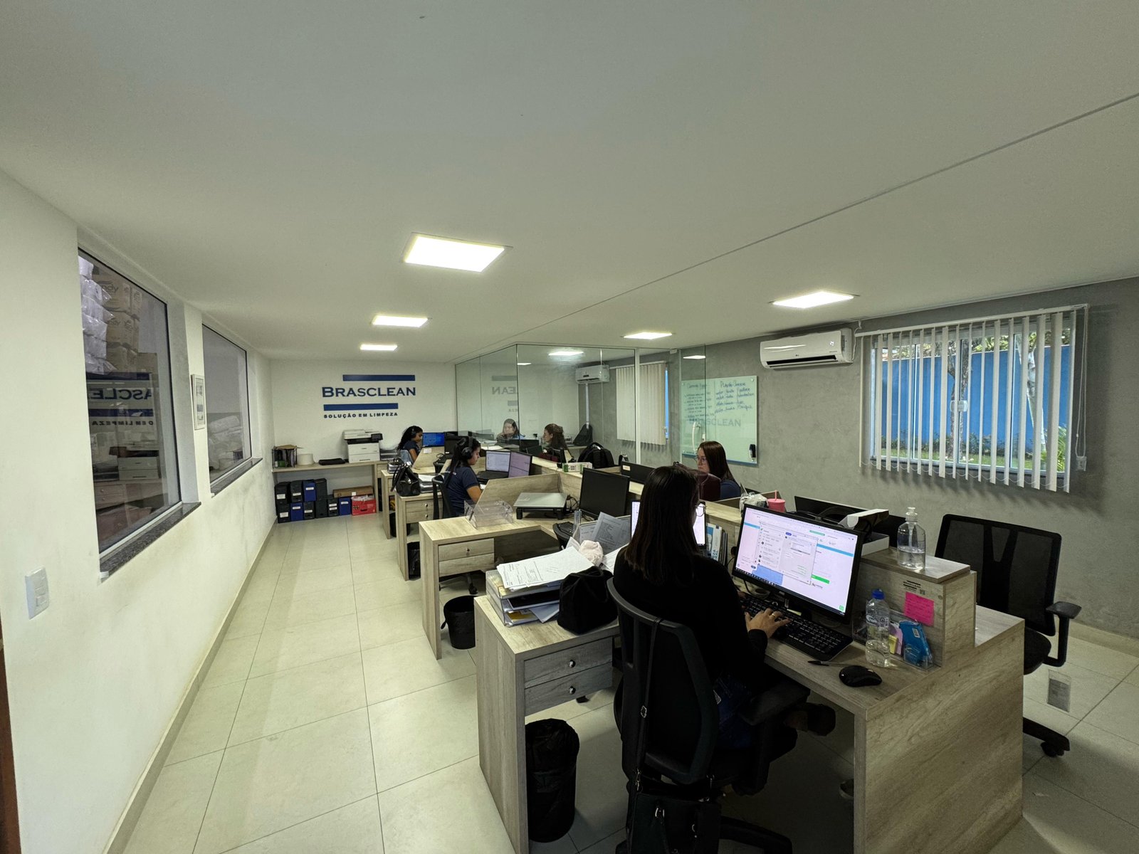 EMP0005 - EMPRESA EM FUNCIONAMENTO COM CONTRATO