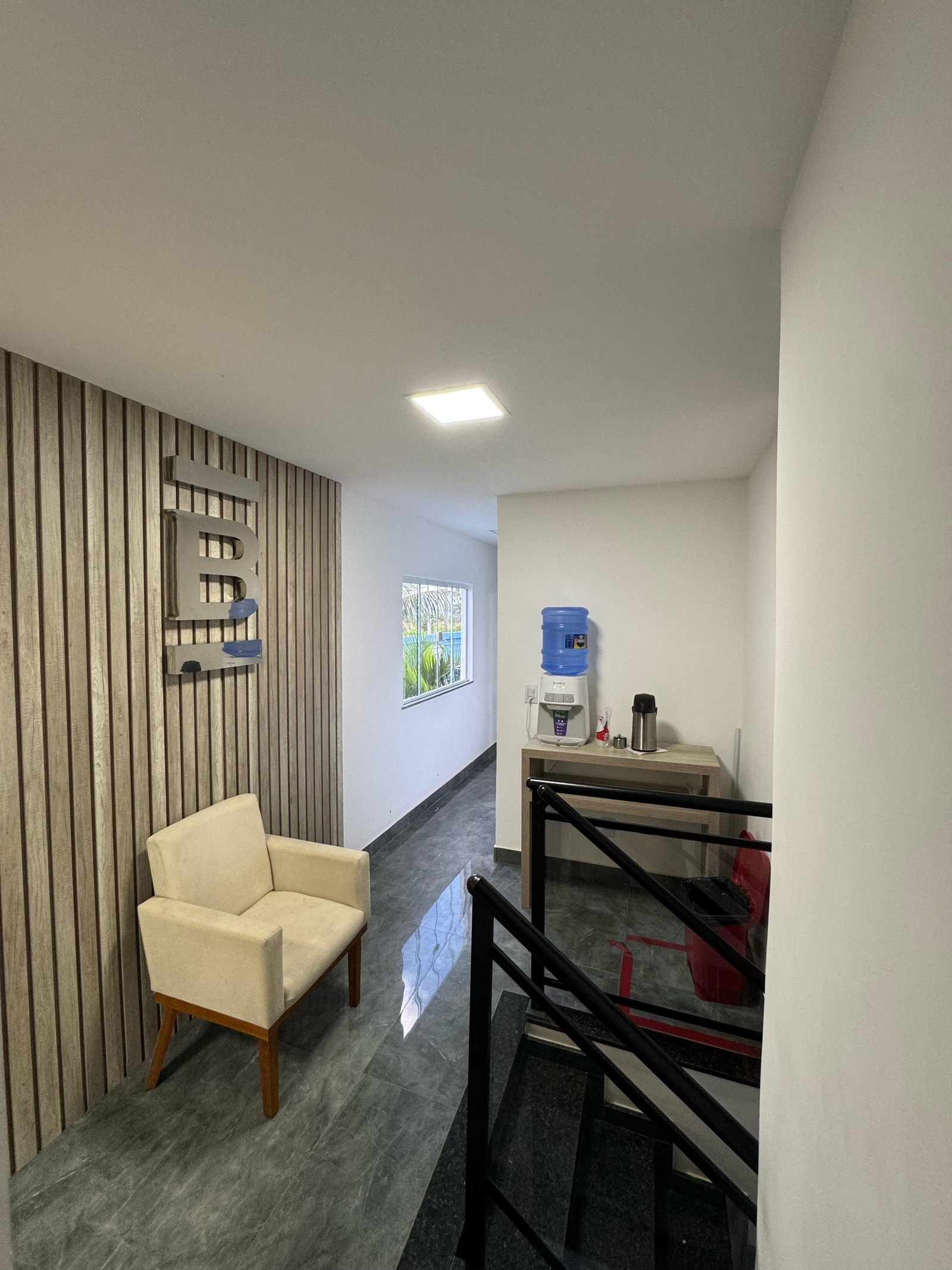 EMP0005 - EMPRESA EM FUNCIONAMENTO COM CONTRATO